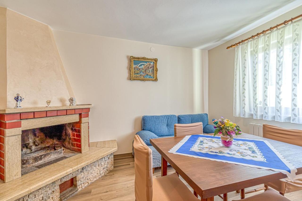 Apartment Flores Stari Pazin Exterior photo