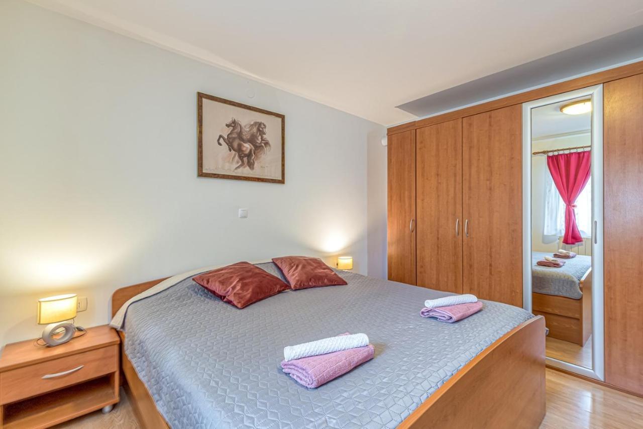 Apartment Flores Stari Pazin Exterior photo